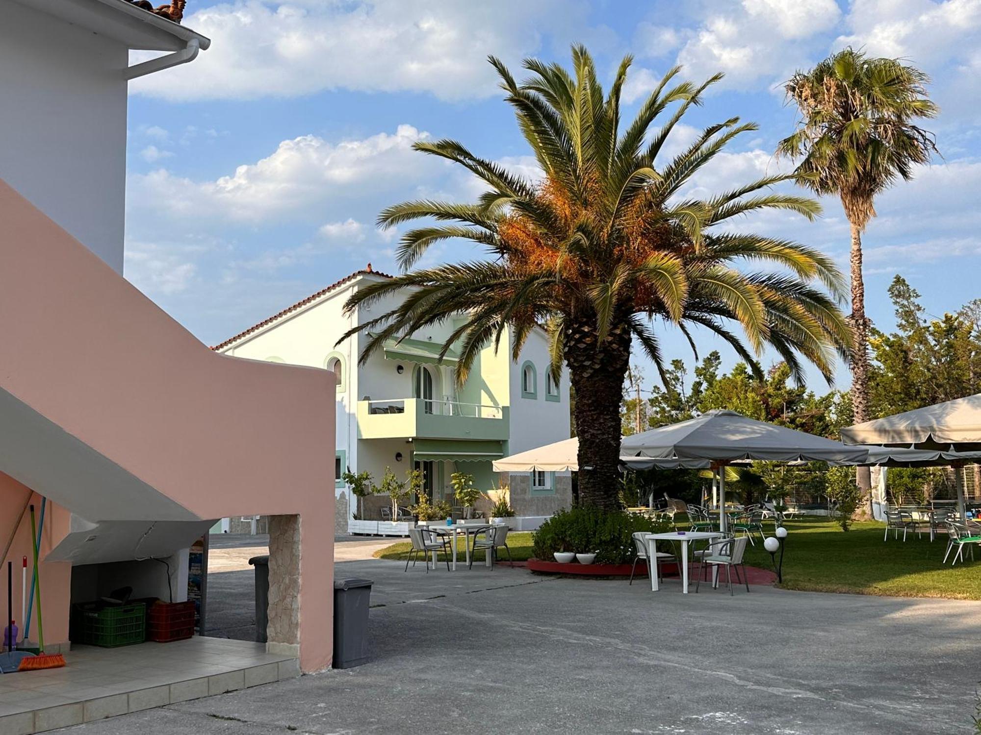 7Syn7 Aparthotel Oreoi Exterior photo