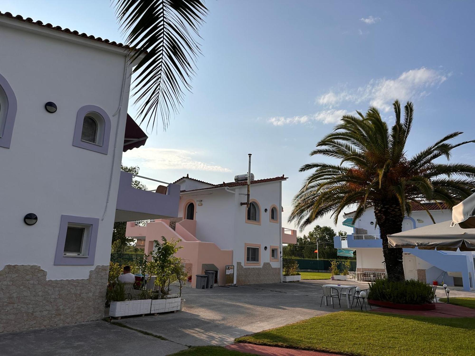 7Syn7 Aparthotel Oreoi Exterior photo