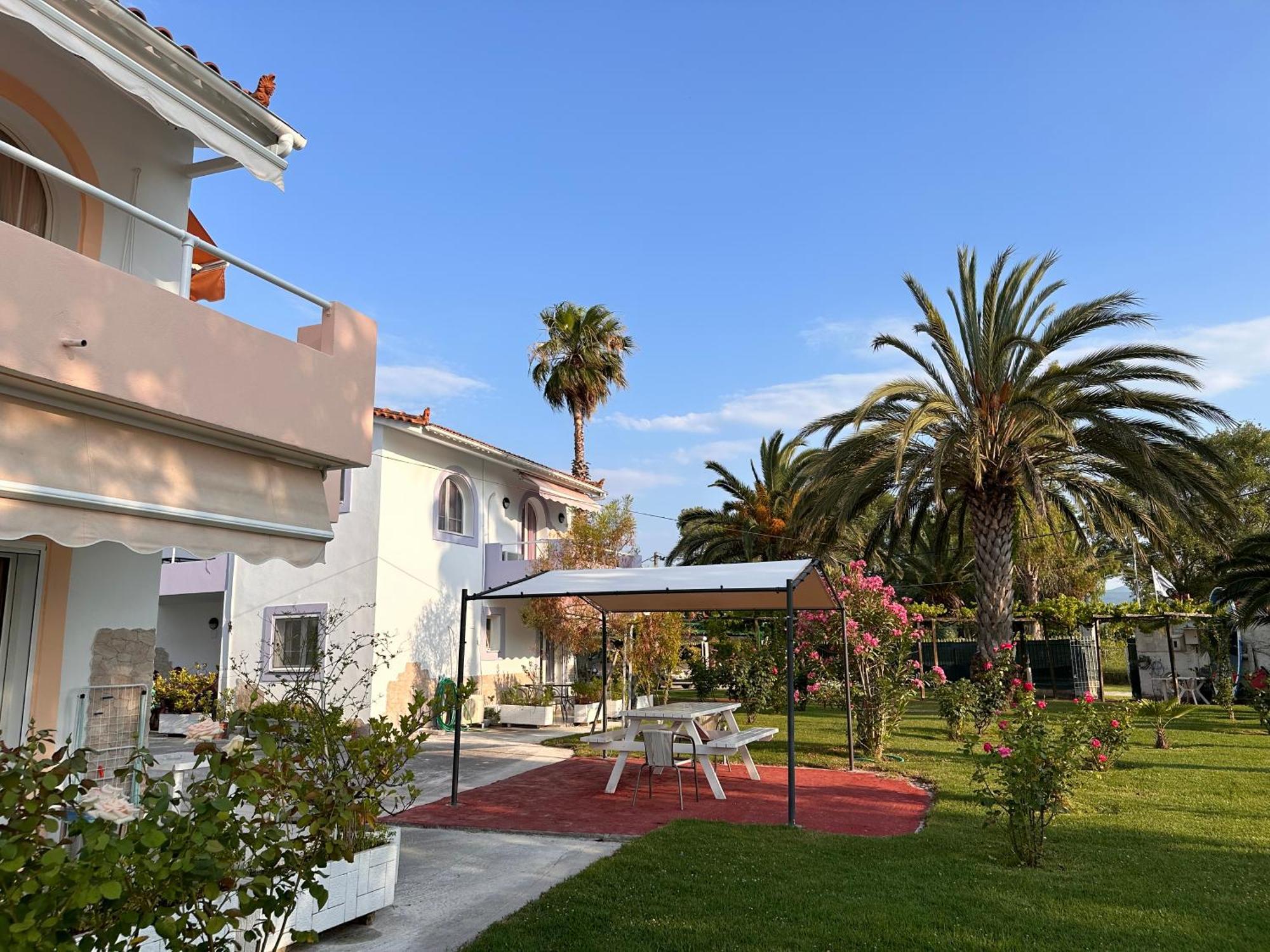7Syn7 Aparthotel Oreoi Exterior photo